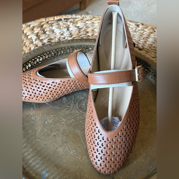 Clarks Fawna Jane Tan Leather Flats (NWT!) - Picture 3 of 9